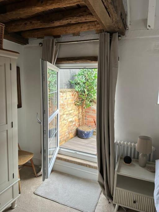 The Nook Lincoln Villa ภายนอก รูปภาพ