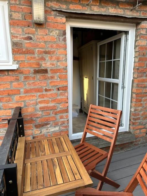 The Nook Lincoln Villa ภายนอก รูปภาพ